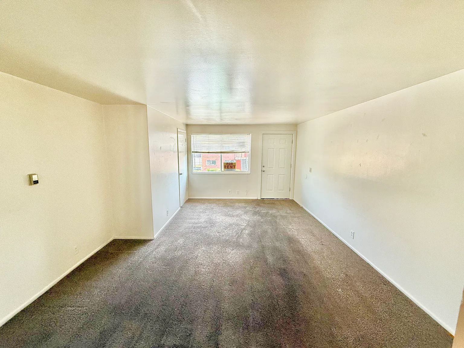 2 bed, 1000 sqft, $1,425 — Photo 1