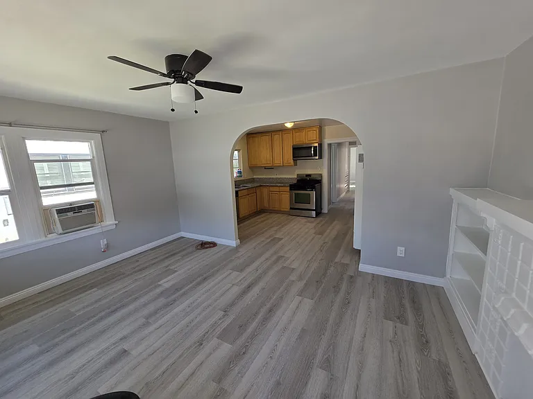 270 Newport Ave #B — Photo 8
