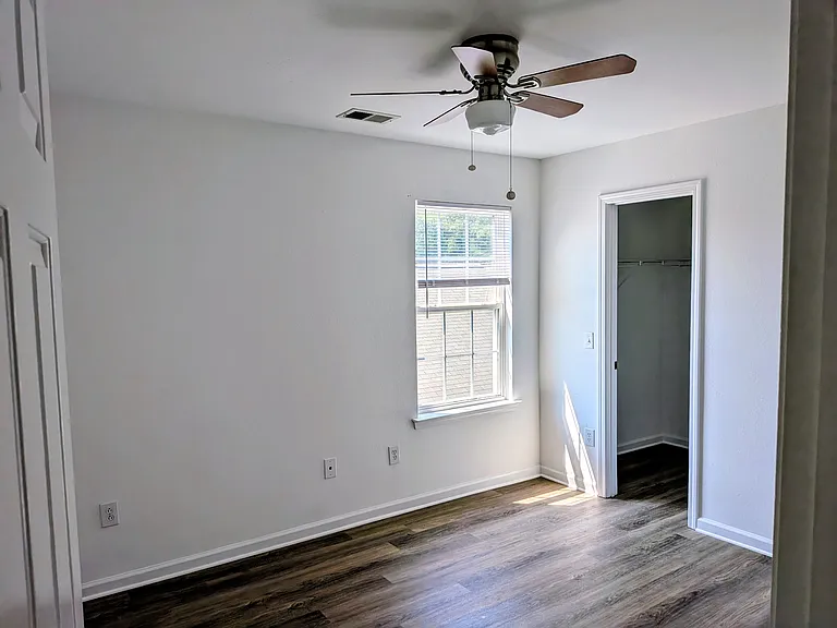 1065 Stoney Falls Blvd — Photo 12