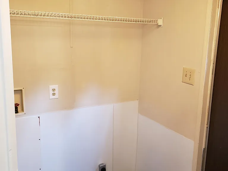 Back entry and washer and dryer hook up