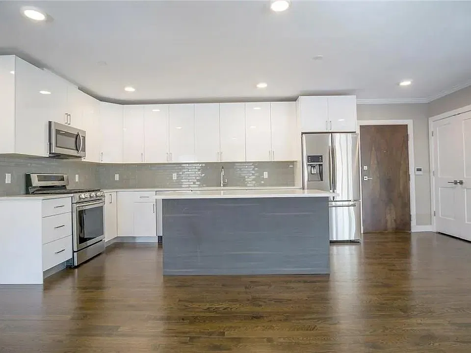 78 Main St #2C