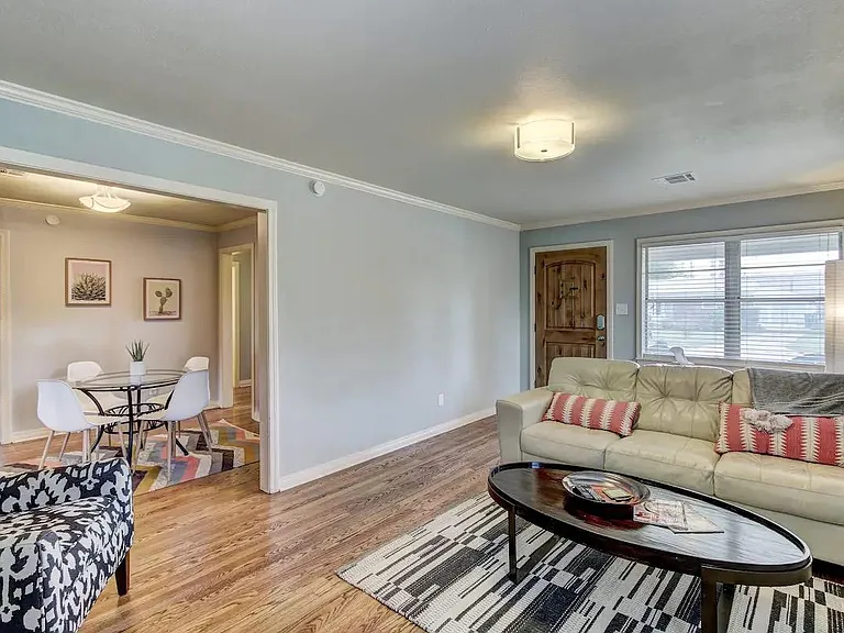 3745 NW 20th St — Photo 5