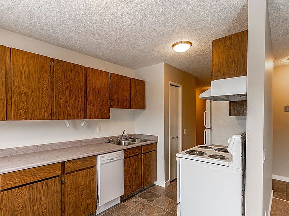 5th image of 1621 11th Ave SW #3