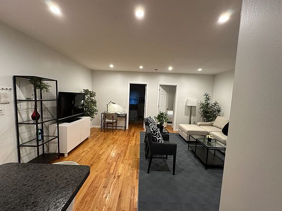 4th image of 209 Clinton St APT 1