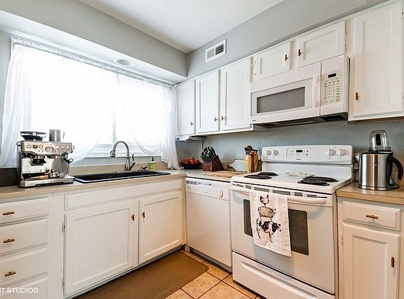 3rd image of 4196 Cove Ln APT E