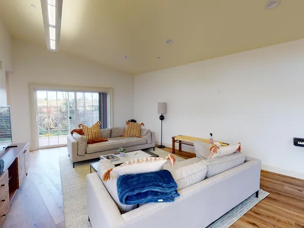 188 Jasmine Way, East Palo Alto, CA 94303