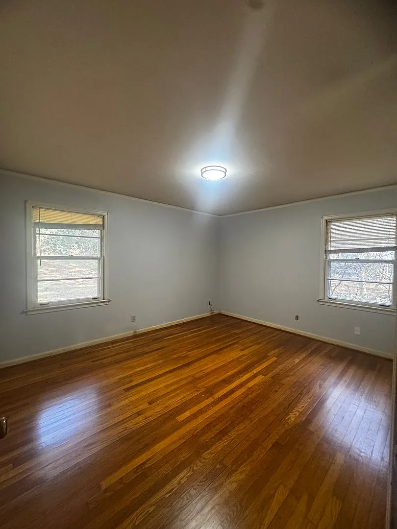 Home located on a quiet Cul-de-Sac — Photo 4