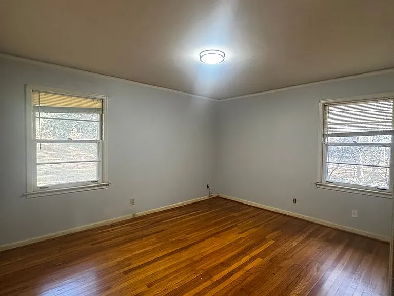 186 E Salem Dr — Photo 4