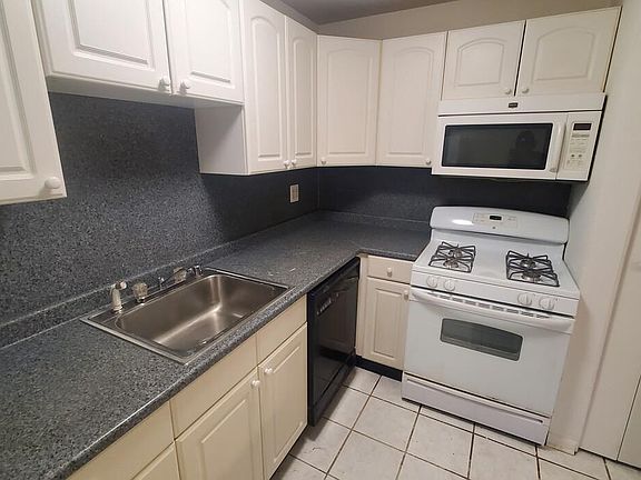 5th image of 203 Cork Ln APT T2