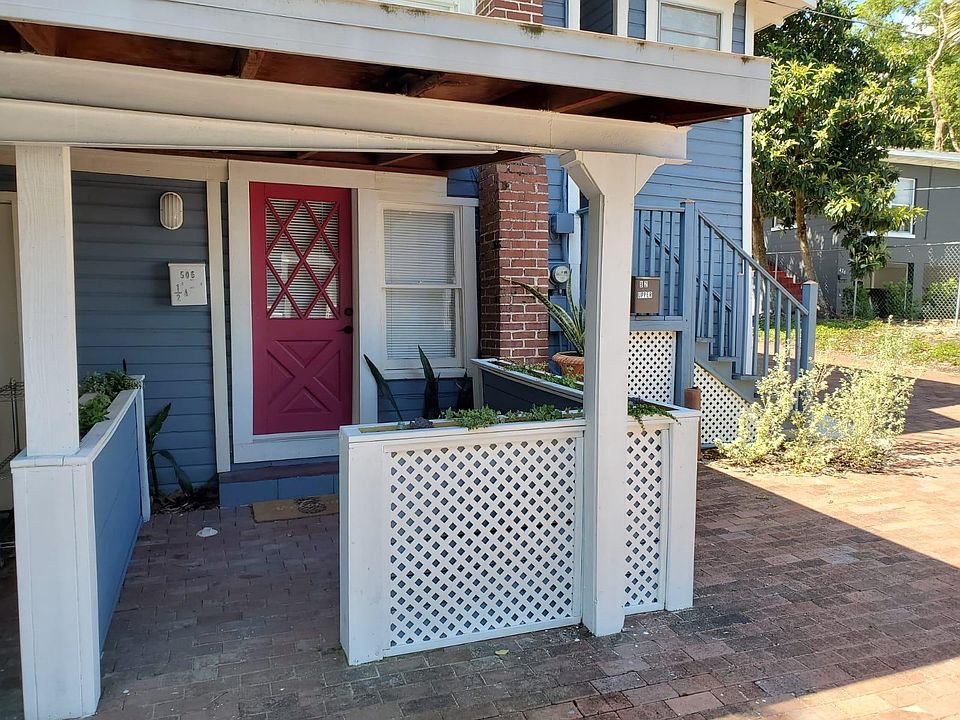 1st image of 506 Hillcrest St #1/2