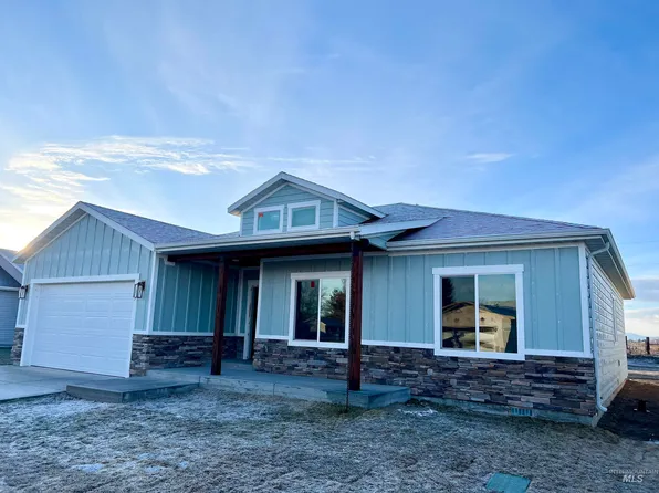 335 S Hills St, Burley, ID 83318
