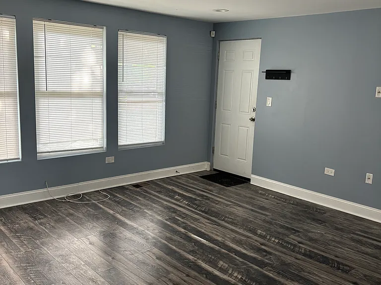 3700 S Michigan Ave #1 — Photo 1