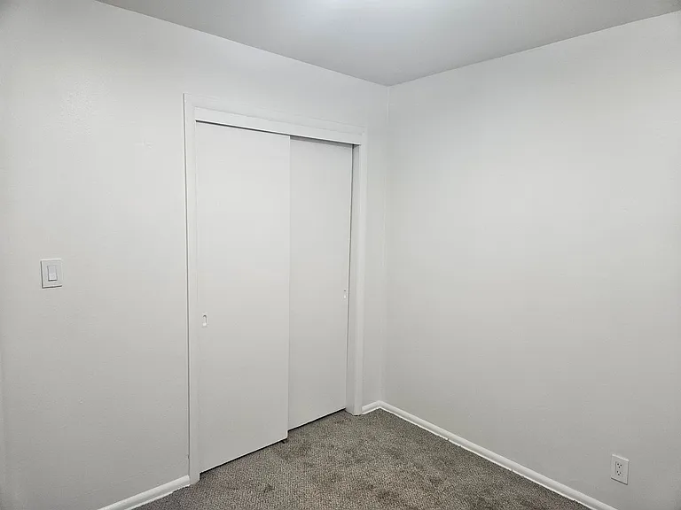 8708 W Villard Ave — Photo 10