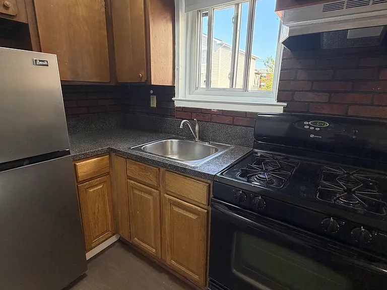 344 Quincy Ave #1 — Photo 2