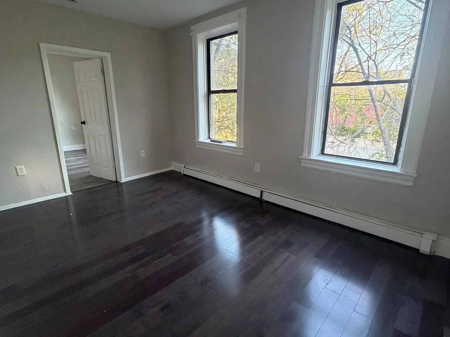 110 Warner Ave — Photo 4