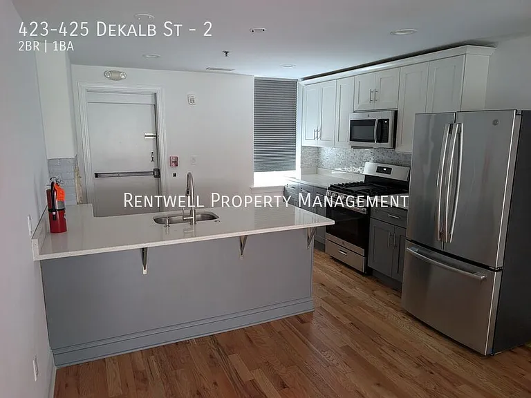 423-425 Dekalb St #2 — Photo 3