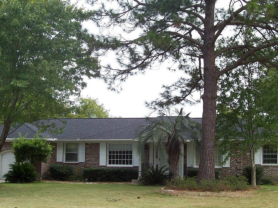 1 story brick ranch.