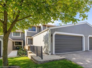 840 Yorktown Ct, Northville, MI