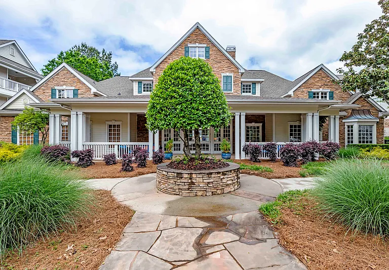 The Lodge at Mallard Creek Apartments — Photo 7
