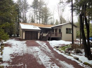 1106 Stonewall Dr, Pocono Pines, PA