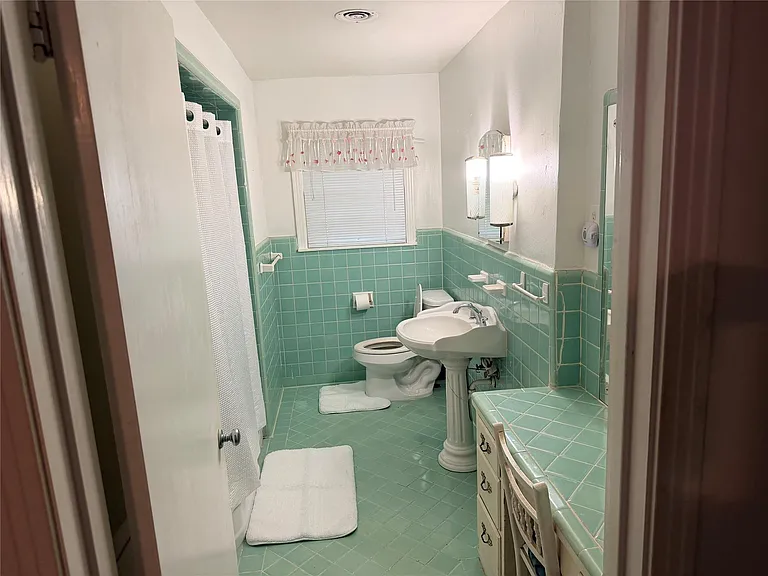 1506 Smith St #A — Photo 9