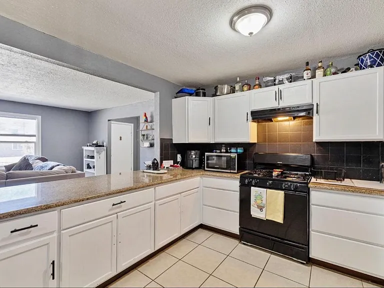 2115 E Princeton Ave — Photo 3