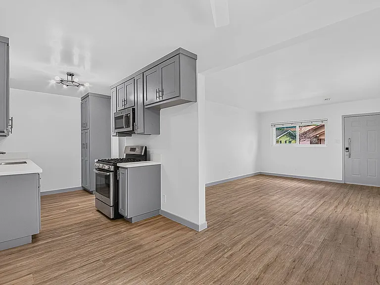 359 East Esther Street — Photo 35