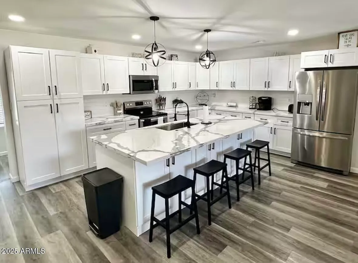 4 bed, 2.0 bath, 1920 sqft, $3,500 — Photo 3