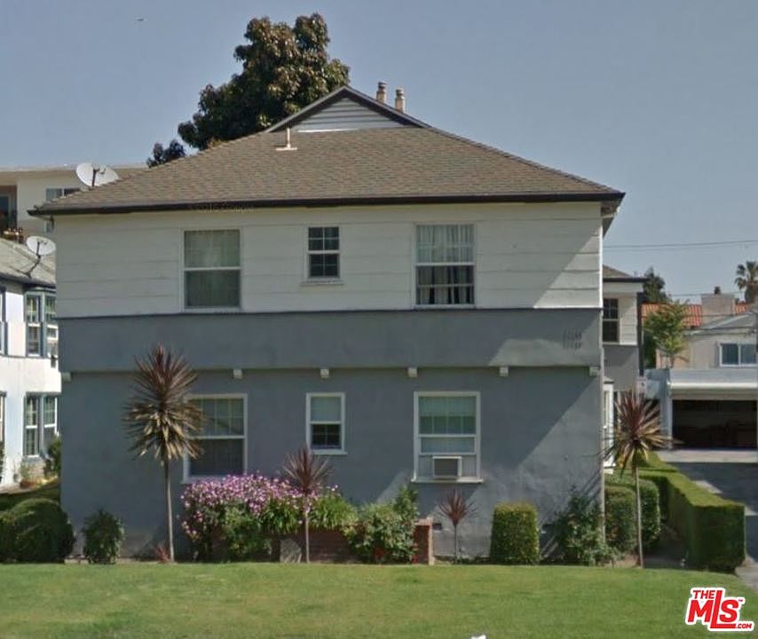 2nd image of 11135 Camarillo St