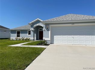 679 W Walkertown Dr, Citrus Springs, FL 34434