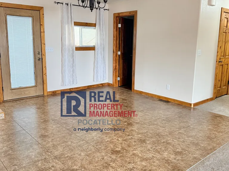 13355 N Dekay Rd — Photo 7