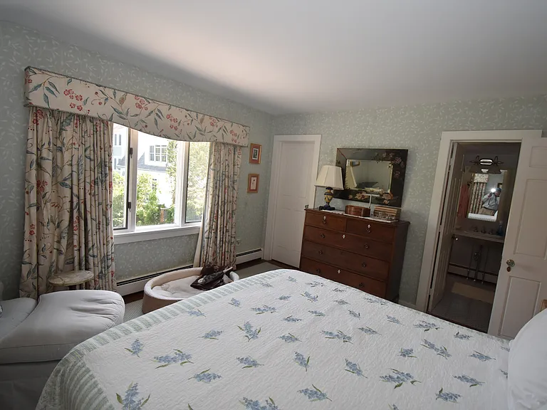 15 Trumbull St — Photo 22