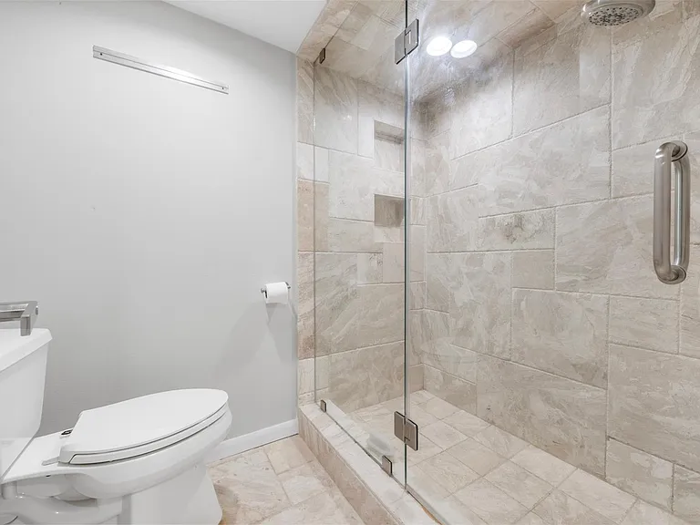 3141 Bissonnet St — Photo 11