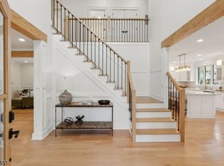 4 Kenwood Ln, Florham Park, NJ 07932