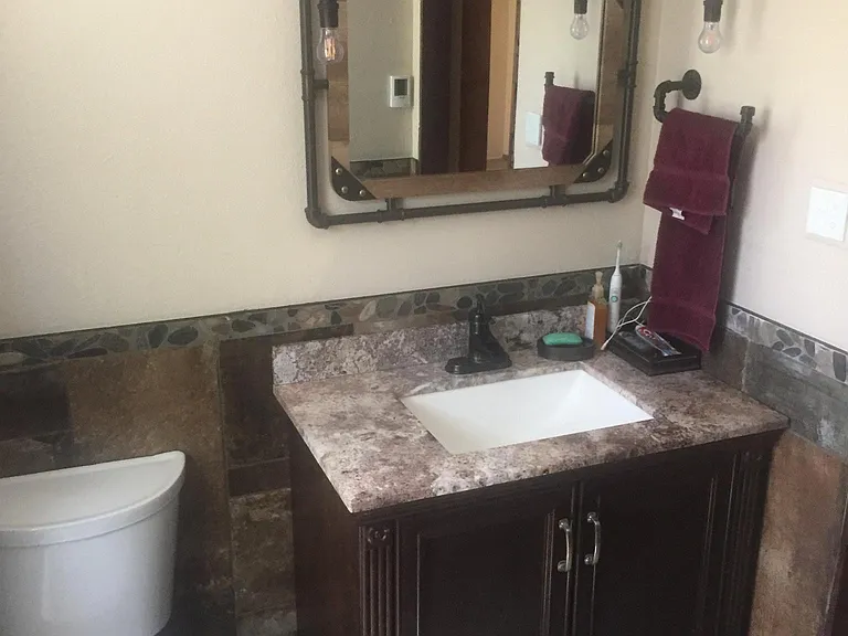 Master Bedroom bathroom