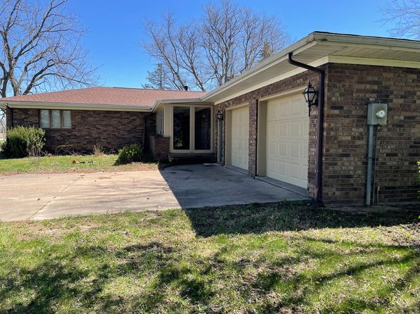 18300 35th Ave N, East Moline, IL 61244