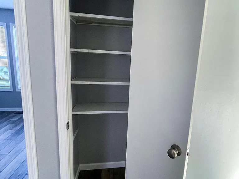 Clinic Court Apartments — Photo 28