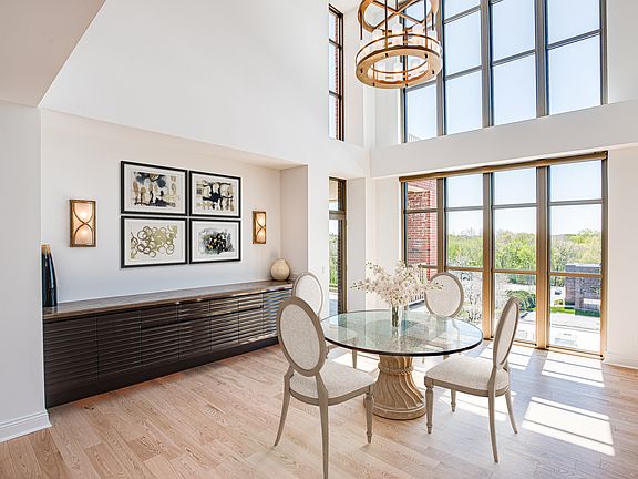 2nd image of 520 S Washington St Penthouse 3