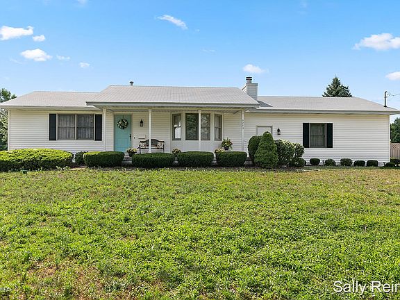 3rd image of 5253 Chauncey Dr NE