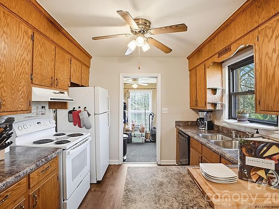 3rd image of 2973 Shady Ln