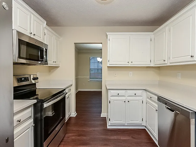 406 Summer Hill Cir — Photo 7