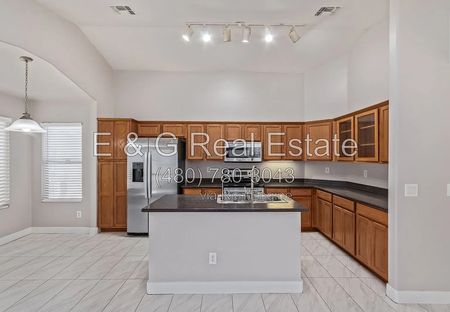 3 bed, 2.0 bath, 1599 sqft, $2,095 — Photo 3