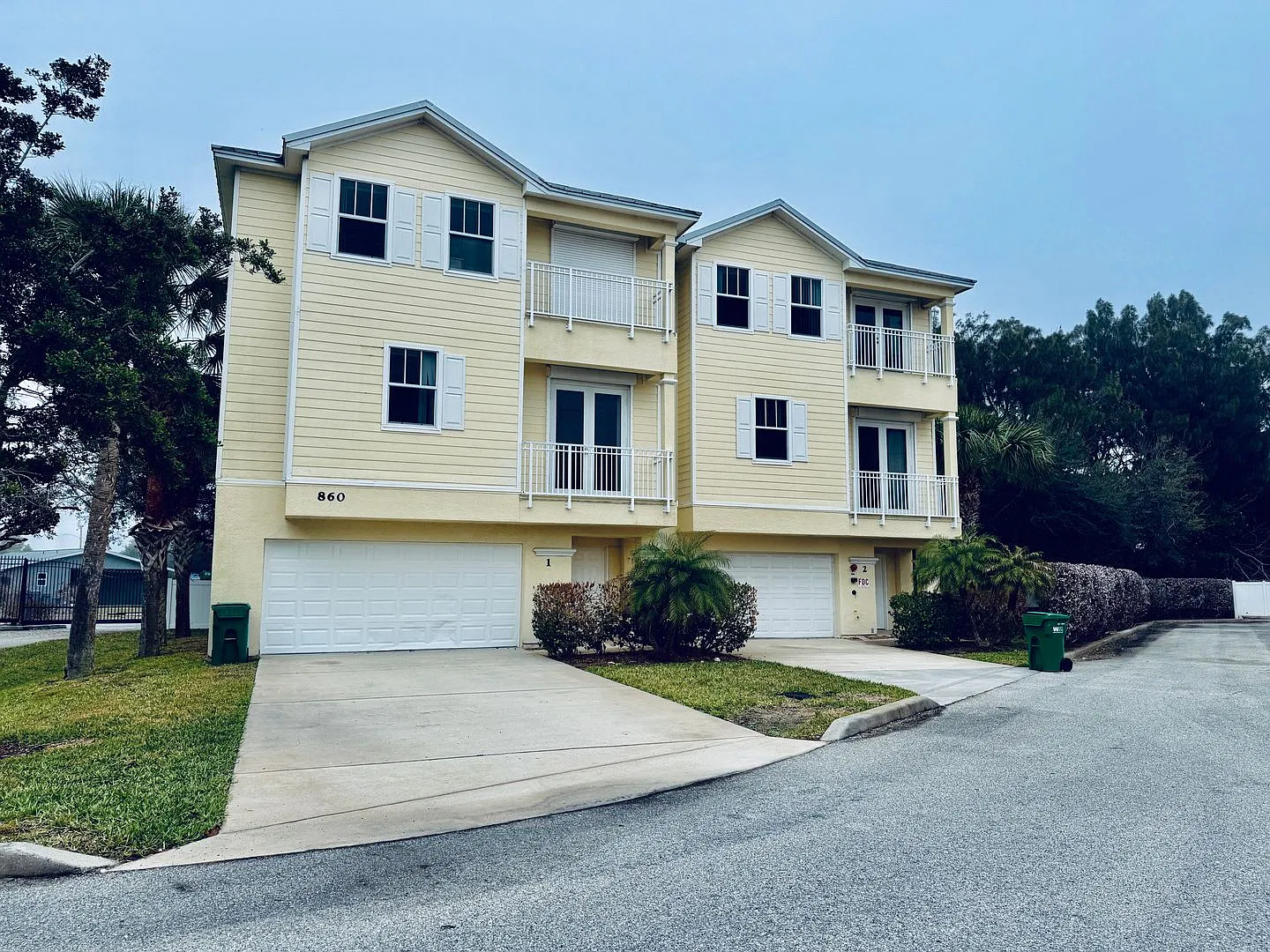 Beautiful 3 Bd/3.5ba Townhouse In Palm Bay — Photo 2
