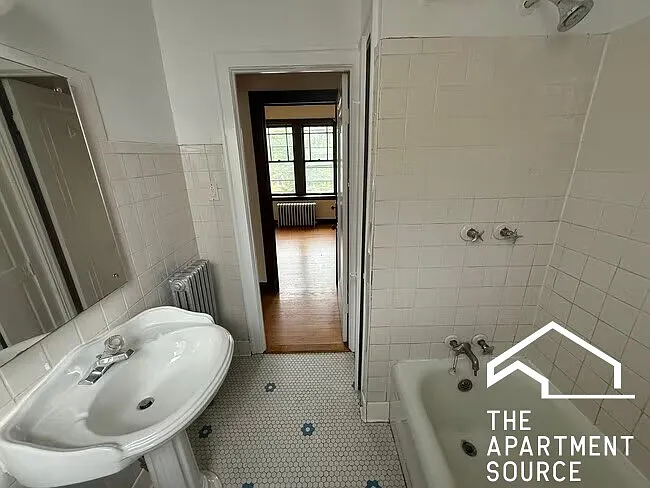 1943 Wesley Ave #201 — Photo 8