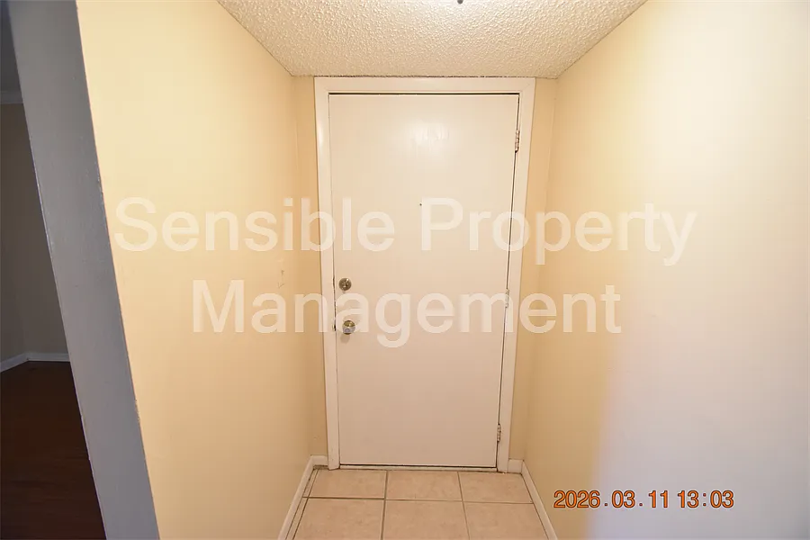 2 bed, 965 sqft, $1,395 — Photo 2