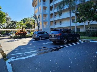545 Oaks Ln APT 103, Pompano Beach, FL 33069