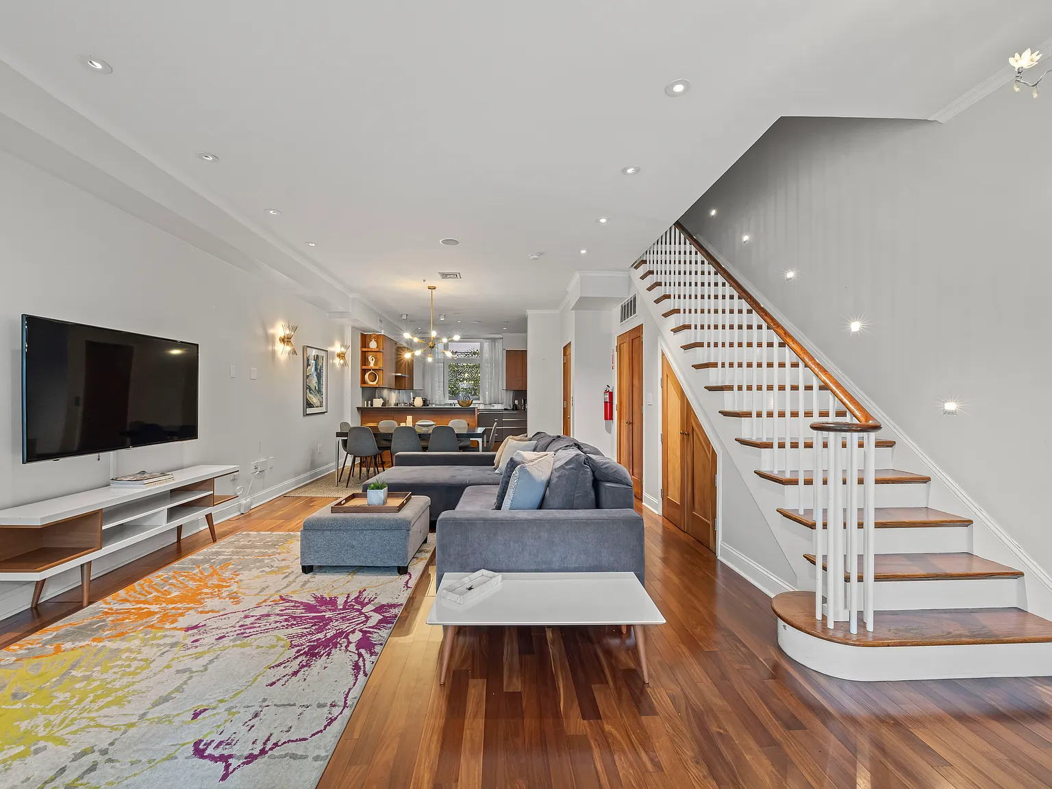 47 Irving Place — Photo 2