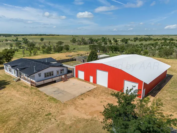 8040 County Road 2, Mobeetie, TX 79061
