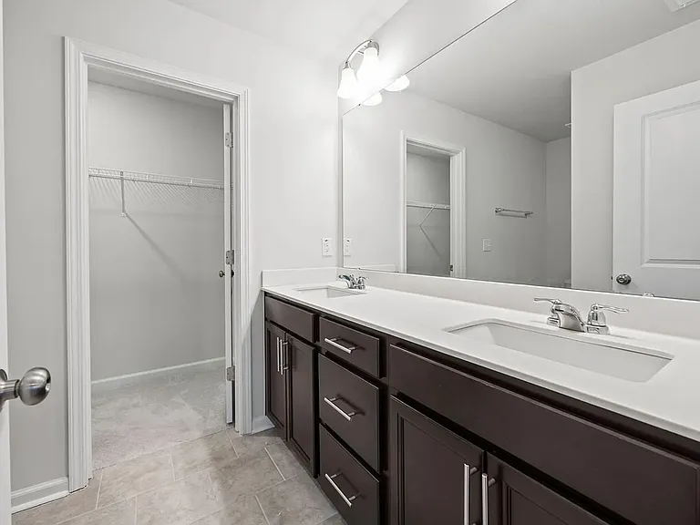 2427 Kasota Ln — Photo 31