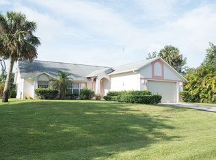 471 Citrus Ave, Sebastian, FL 32958